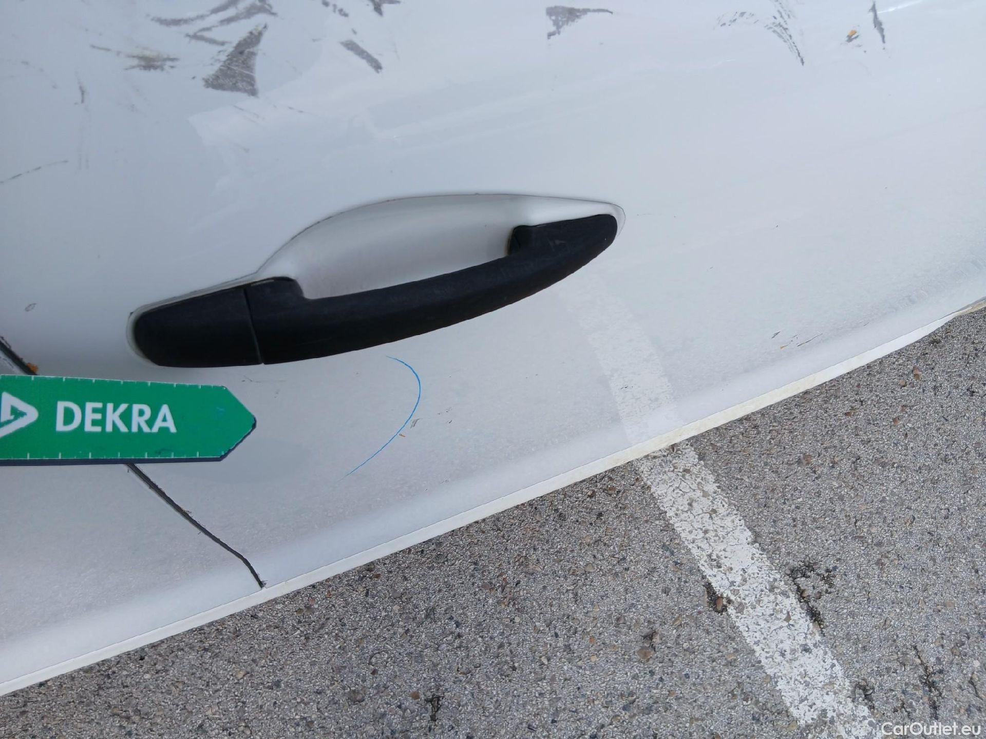  Peugeot  208 PEUGEOT  5p 1G berlina con portón 5P ACCESS 1.6 BlueHDi 55KW (75CV) #46