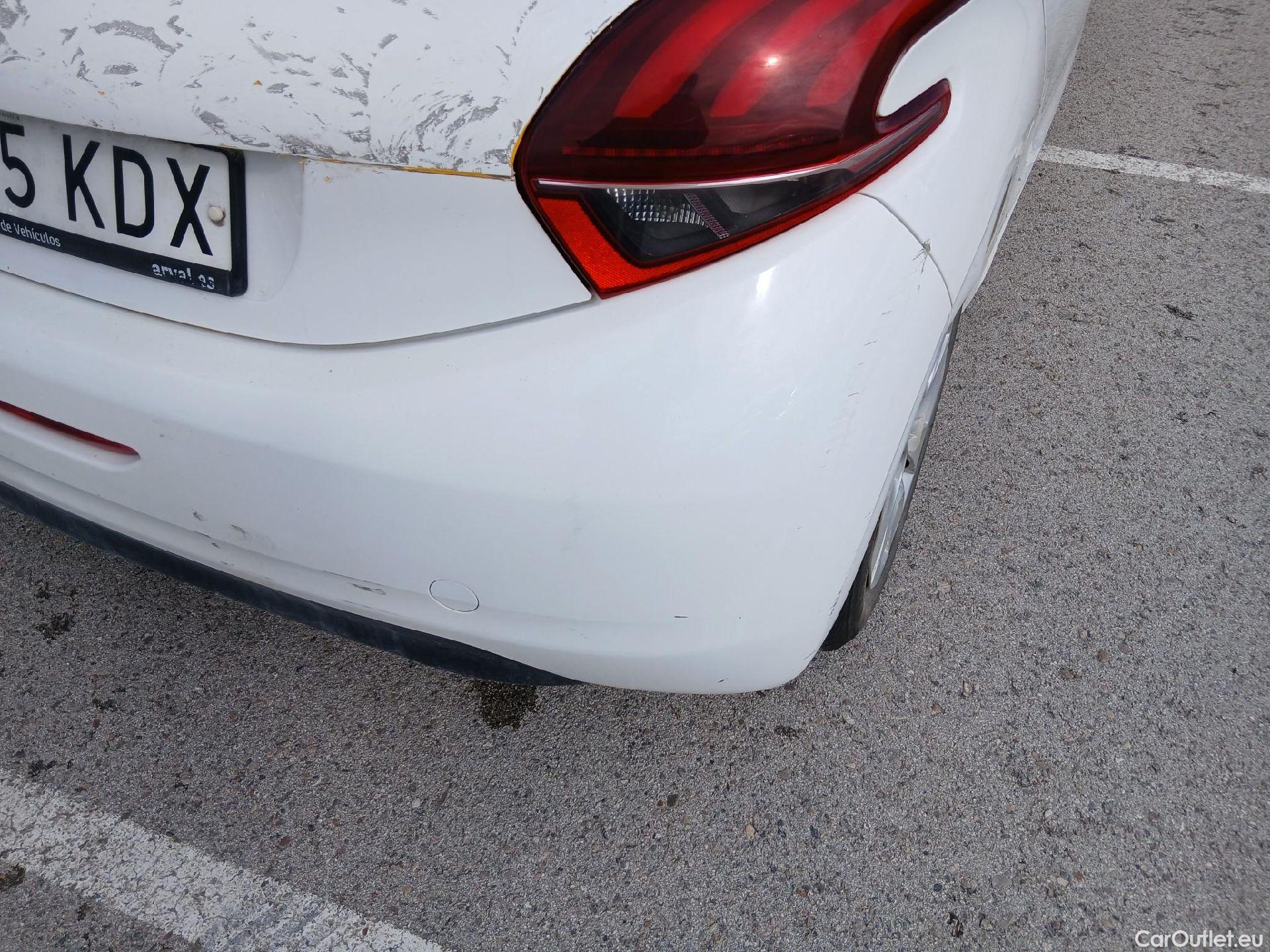  Peugeot  208 PEUGEOT  5p 1G berlina con portón 5P ACCESS 1.6 BlueHDi 55KW (75CV) #40