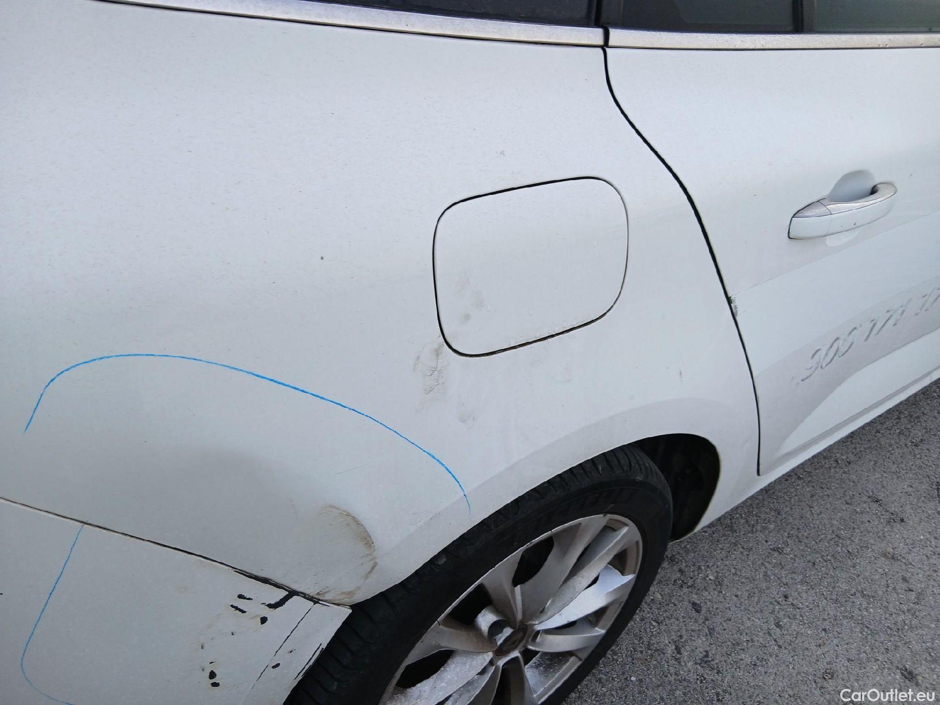  Renault  Megane RENAULT Mégane / 2015 / 5P / familiar Sp. Tourer Zen En. dCi 81kW (110CV) #25