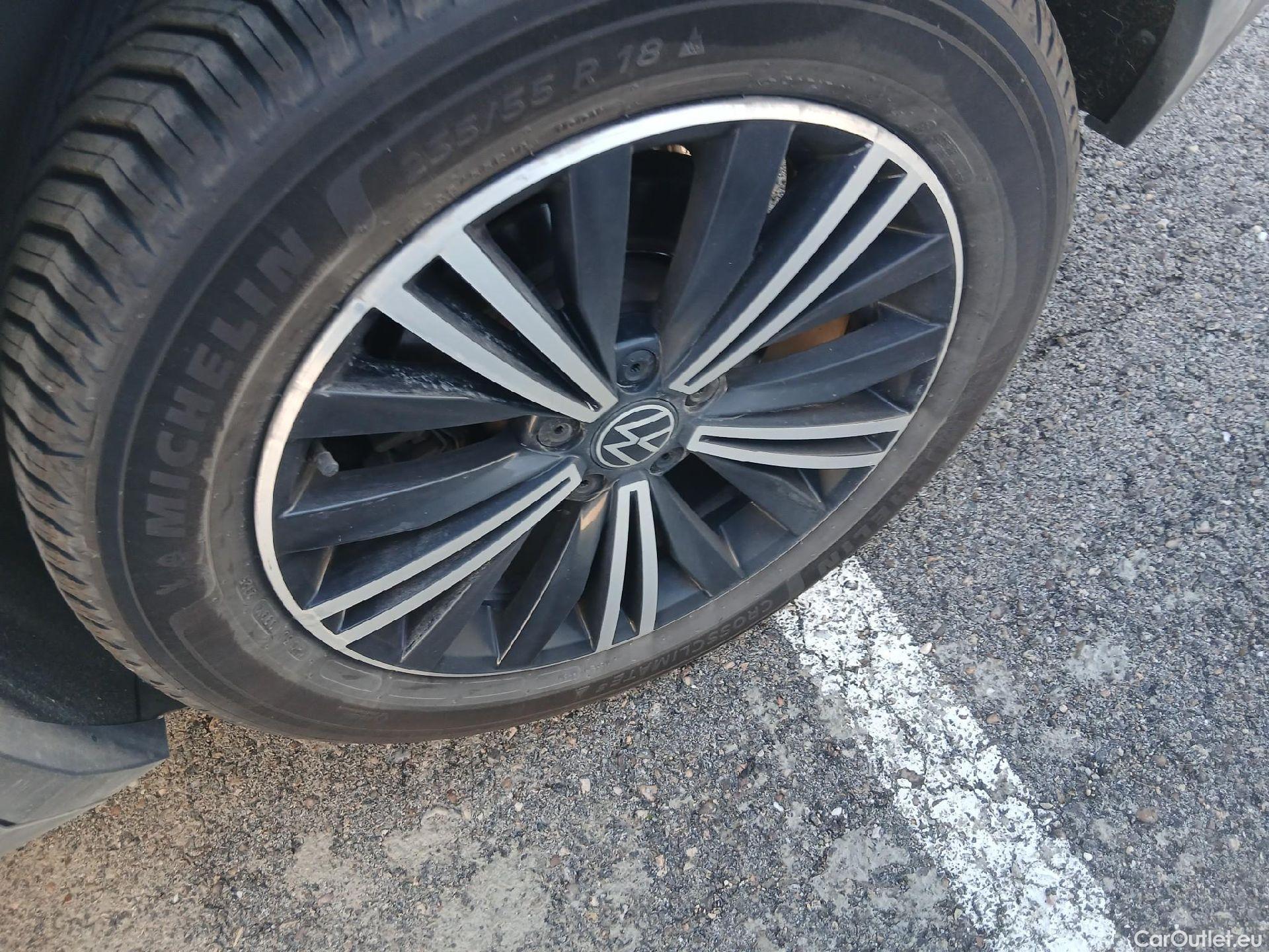  Volkswagen  Tiguan VOLKSWAGEN  / 2020 / 5P / todoterreno Life 1.4 TSI eHybrid 180kW (245CV) DSG #25