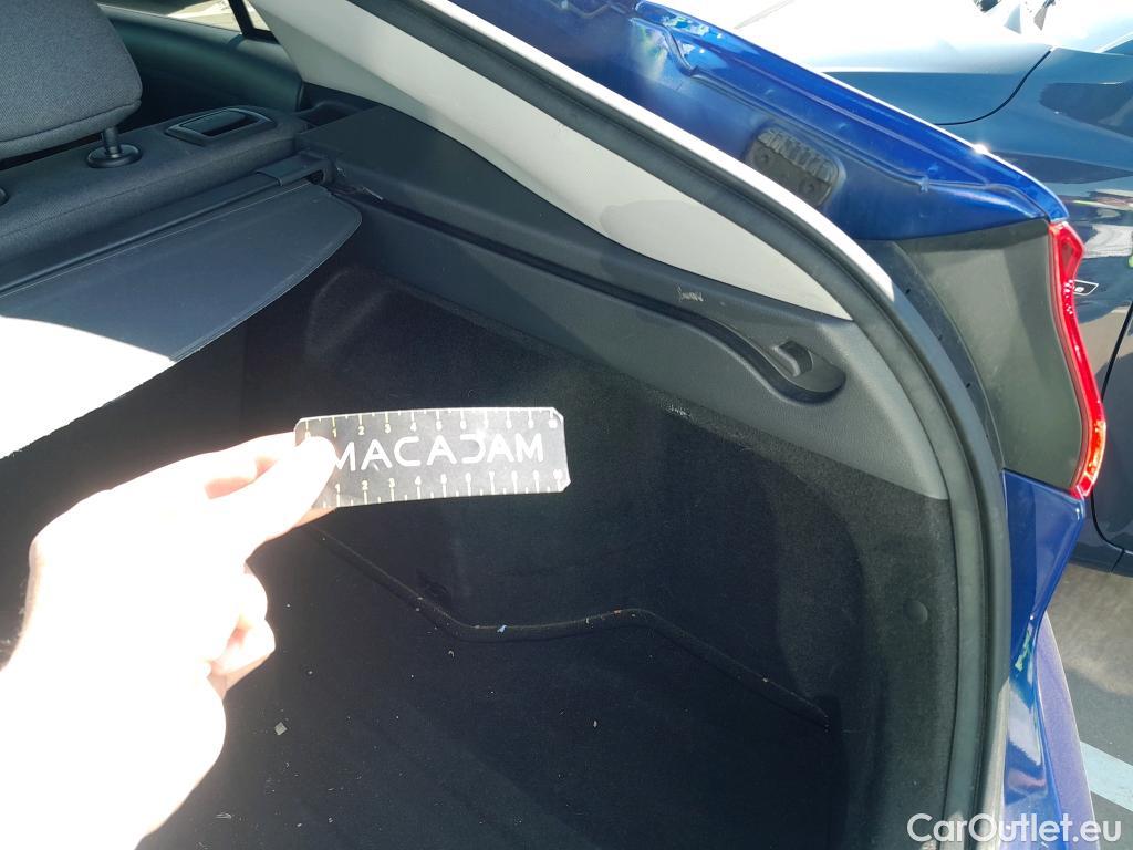  Hyundai   Ioniq HYUNDAI / 2019 / 5P / berlina con portón 1.6 GDI HEV Klass DT #32