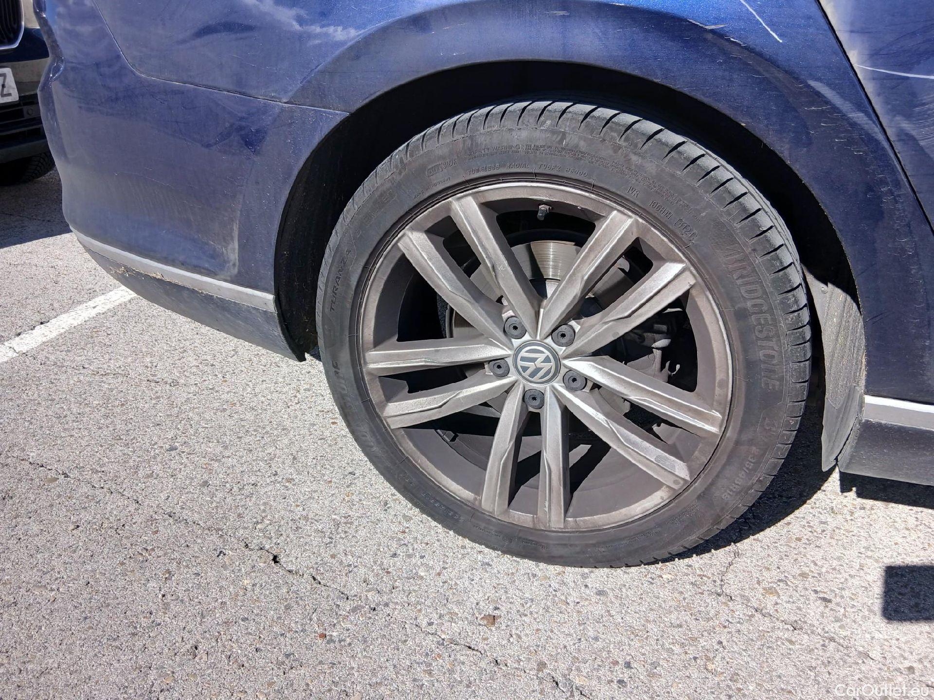  Volkswagen  Passat VOLKSWAGEN  / 2014 / 4P / sedán Sport 2.0 TDI 140kW (190CV) DSG #35