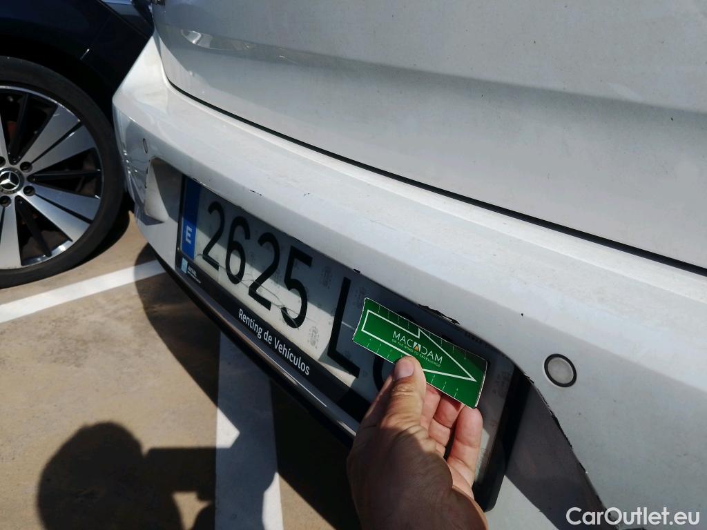  Volkswagen  Golf  VOLKSWAGEN / 2016 / 5P / berlina con portón Ready2Go 1.6 TDI 85kW (115CV) #24