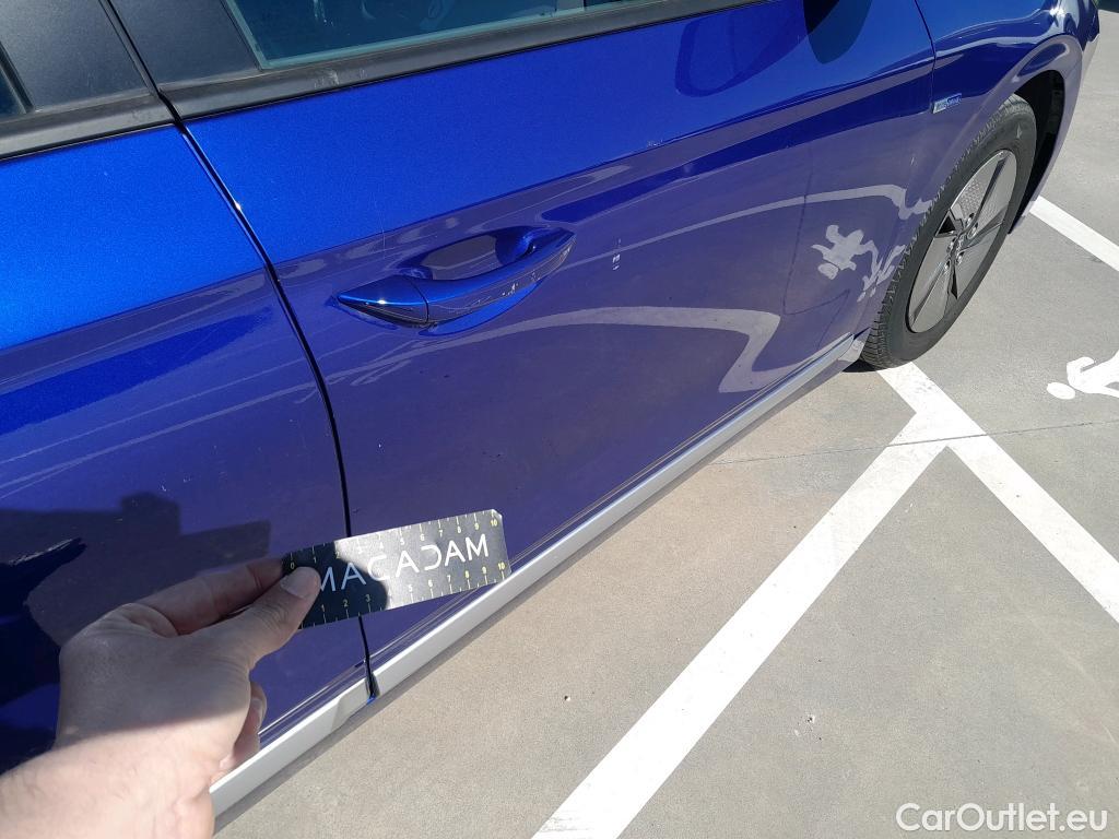  Hyundai   Ioniq HYUNDAI / 2019 / 5P / berlina con portón 1.6 GDI HEV Klass DT #10