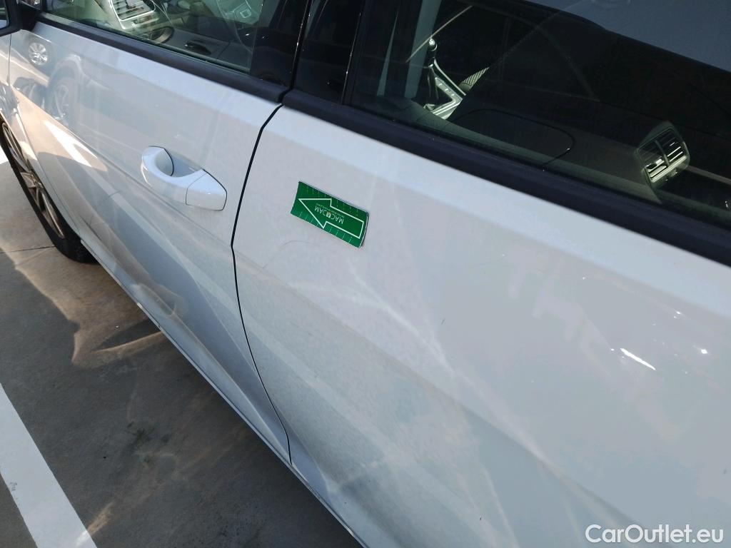  Volkswagen  Golf  VOLKSWAGEN / 2016 / 5P / berlina con portón Ready2Go 1.6 TDI 85kW (115CV) #11