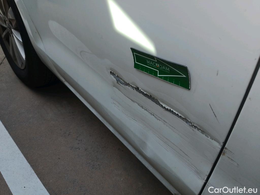  Volkswagen  Golf  VOLKSWAGEN / 2016 / 5P / berlina con portón Ready2Go 1.6 TDI 85kW (115CV) #5