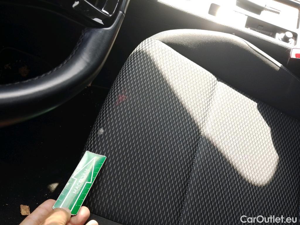  Volkswagen  Golf  VOLKSWAGEN / 2016 / 5P / berlina con portón Ready2Go 1.6 TDI 85kW (115CV) #30