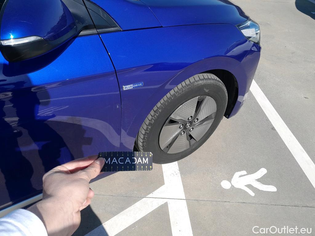  Hyundai   Ioniq HYUNDAI / 2019 / 5P / berlina con portón 1.6 GDI HEV Klass DT #1