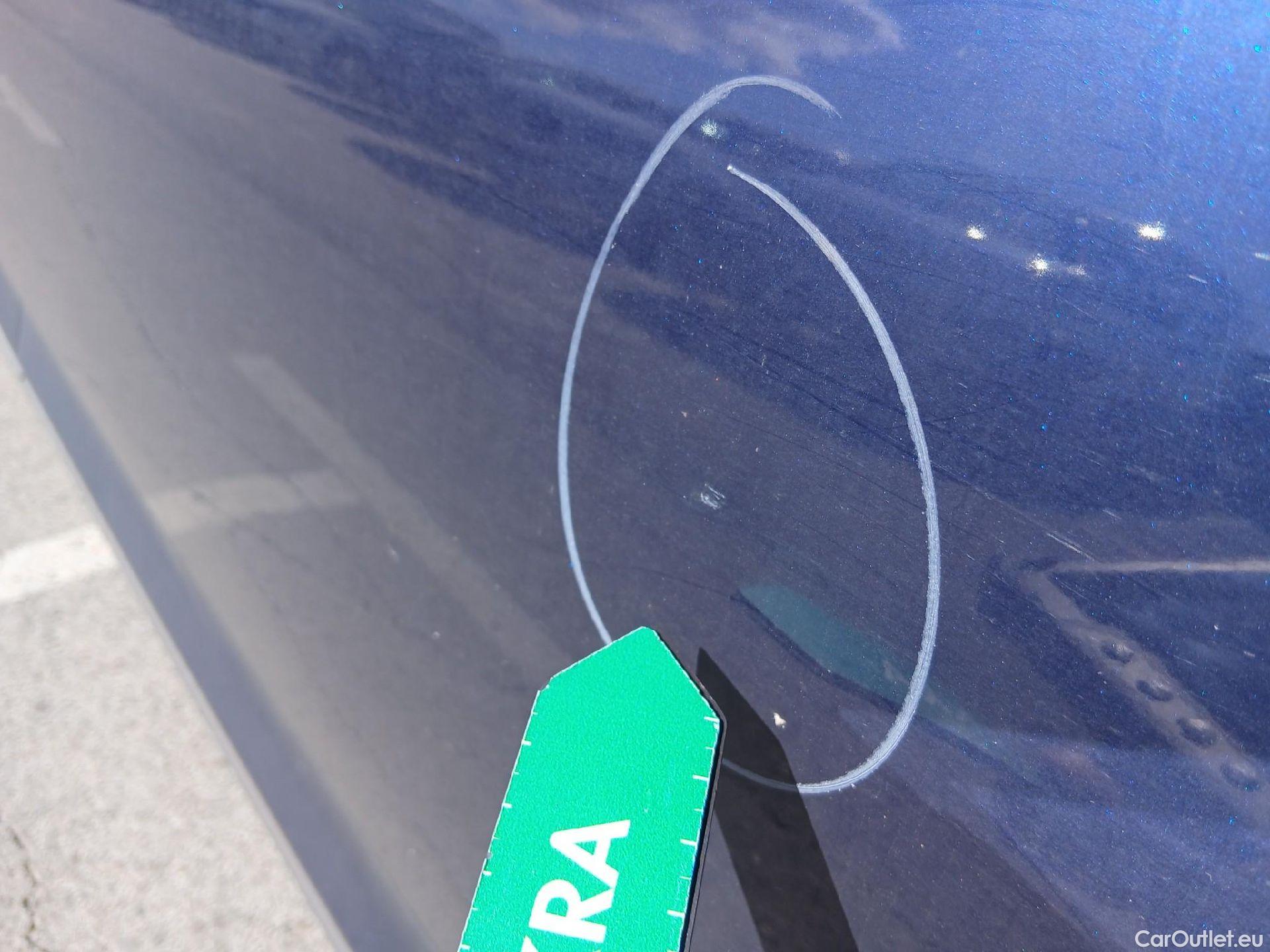  Volkswagen  Passat VOLKSWAGEN  / 2014 / 4P / sedán Sport 2.0 TDI 140kW (190CV) DSG #33