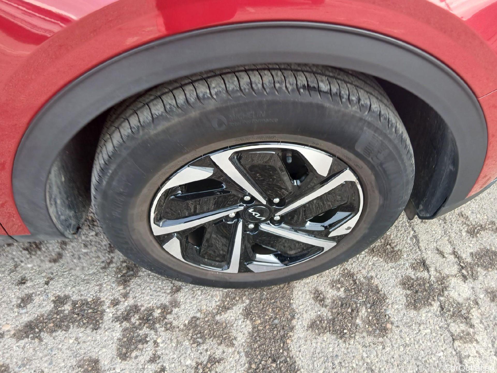  KIA  Sportage KIA  / 2022 / 5P / todoterreno 1.6 T-GDi MHEV 112kW (150CV) Drive 4X2 #20