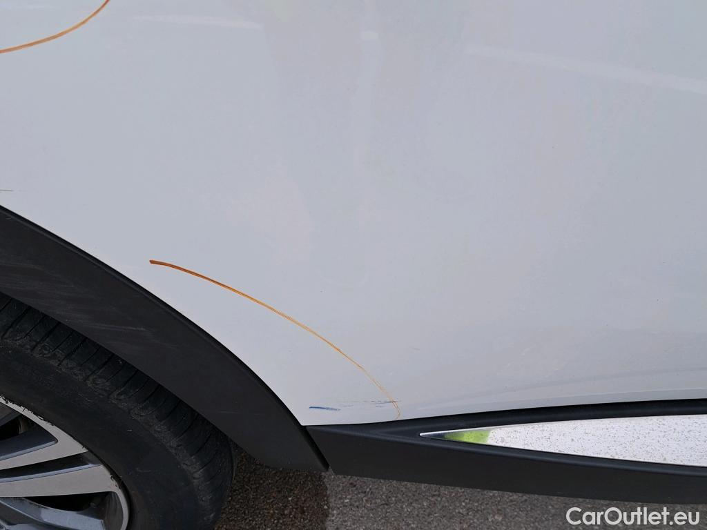  Peugeot  5008 PEUGEOT  / 2020 / 5P / todoterreno 1.5 BlueHDi 96kW S&S Allure Pack EAT8 #17