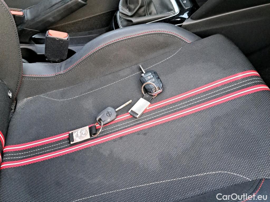  Opel  Corsa OPEL  / 2019 / 5P / berlina con portón 1.2T XHL 74kW (100CV) GS-Line + #23