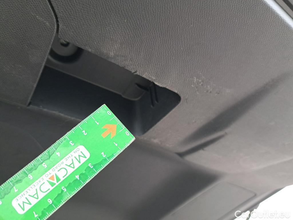  Peugeot  5008 PEUGEOT  / 2020 / 5P / todoterreno 1.5 BlueHDi 96kW S&S Allure Pack EAT8 #39