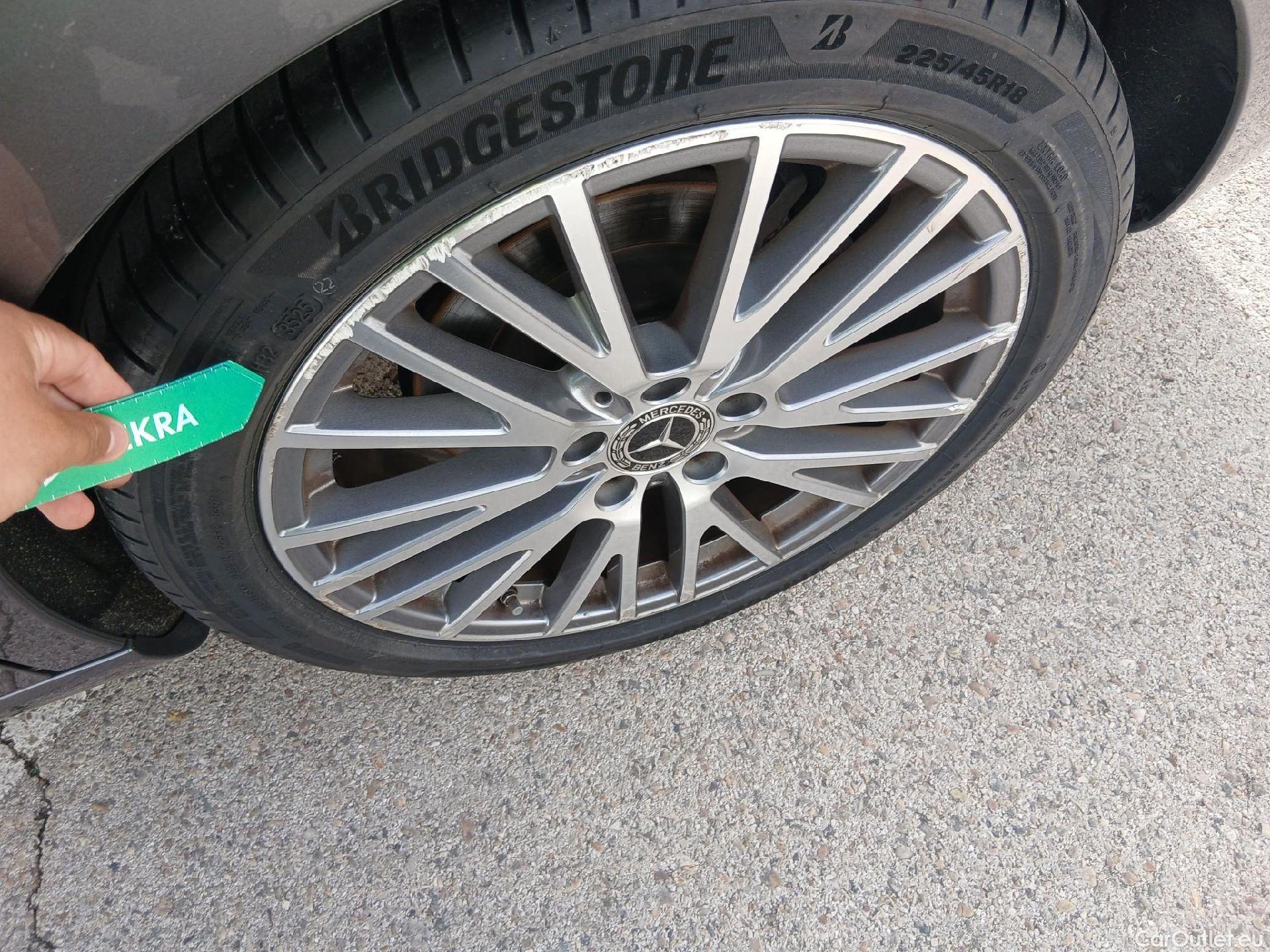  Mercedes  CLA-Klasse MERCEDES-BENZ CLA / 2019 / 5P / familiar CLA 200 Shooting Brake #10