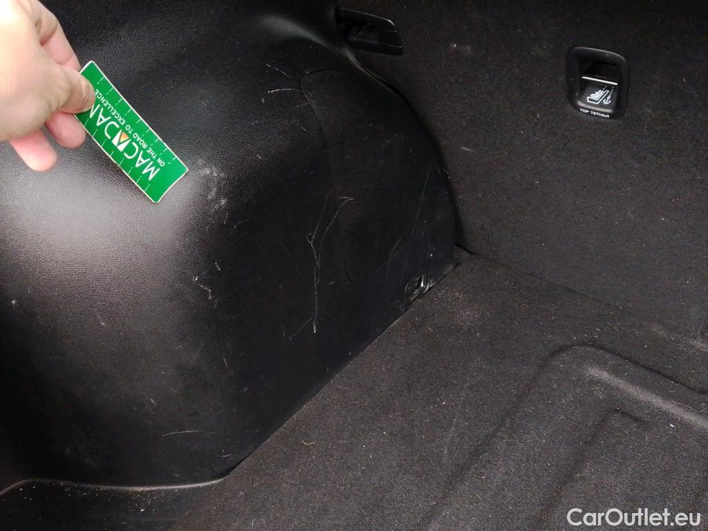  KIA  Niro KIA  / 2019 / 5P / crossover 1.6 GDi HEV 104kW (141CV) Drive #8