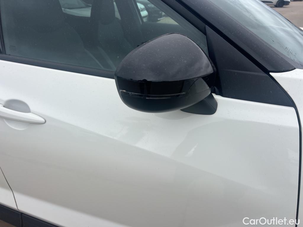  Nissan  Juke NISSAN  / 2019 / 5P / crossover DIG-T 84 kW (114 CV) 6M/T N-Connecta #13