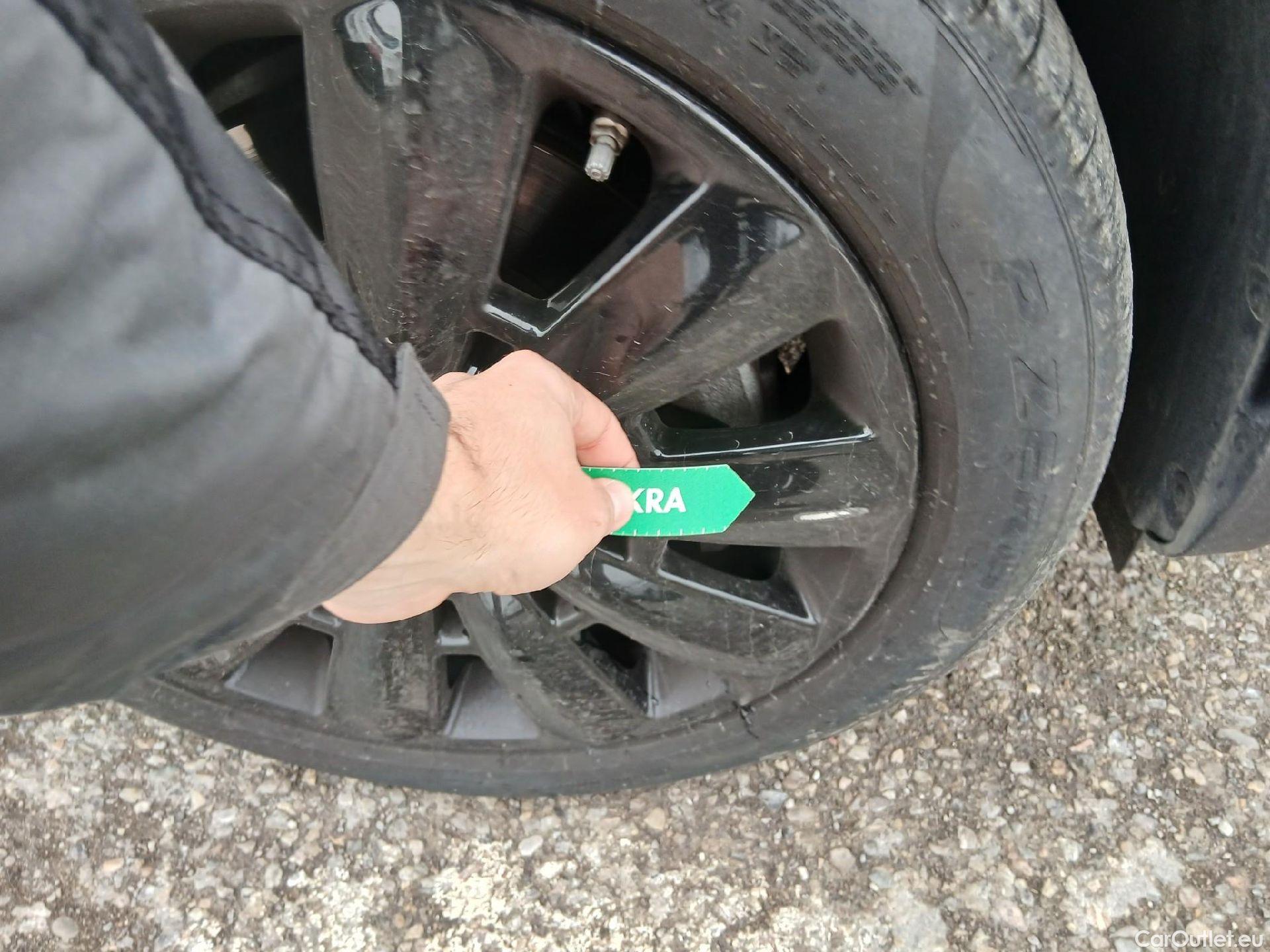  Mini  Countryman MINI  / 2020 / 5P / berlina con portón Cooper S E ALL4 #16