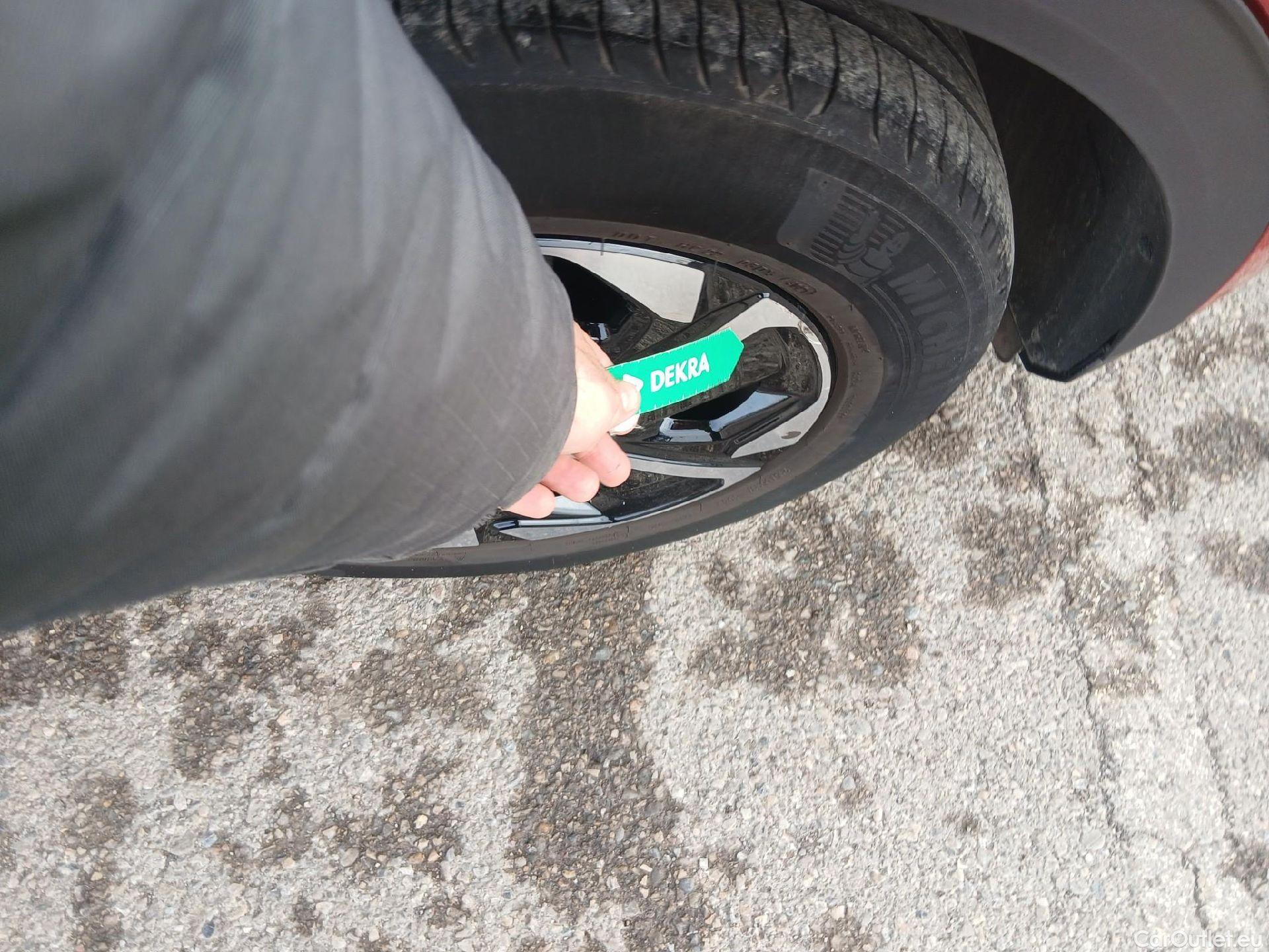  KIA  Sportage KIA  / 2022 / 5P / todoterreno 1.6 T-GDi MHEV 112kW (150CV) Drive 4X2 #19