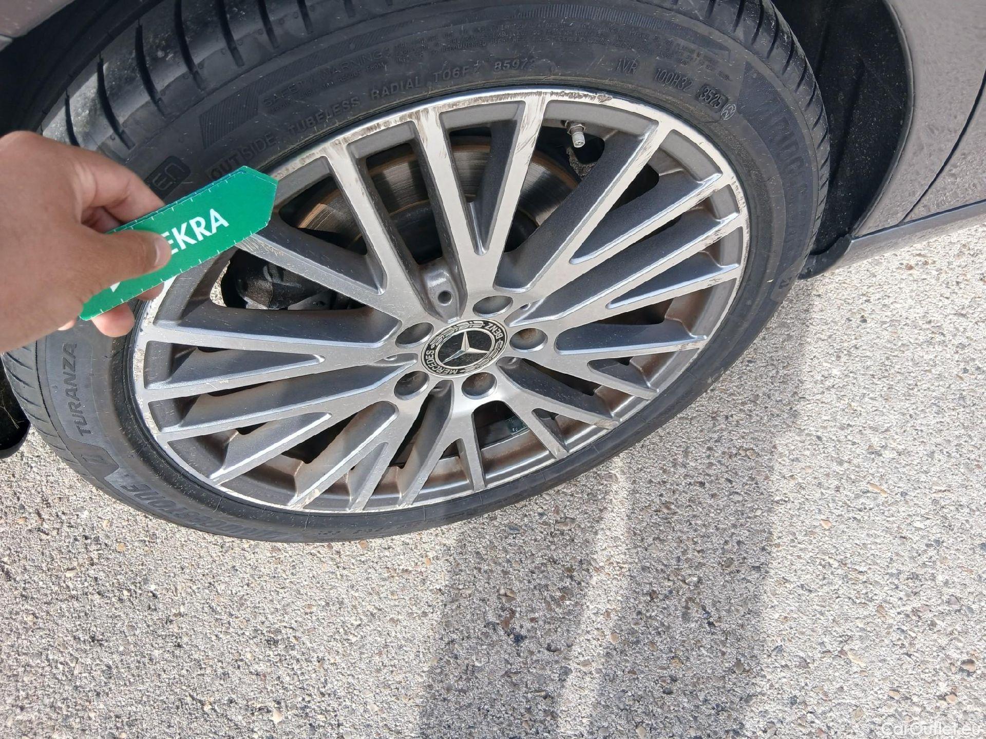  Mercedes  CLA-Klasse MERCEDES-BENZ CLA / 2019 / 5P / familiar CLA 200 Shooting Brake #17