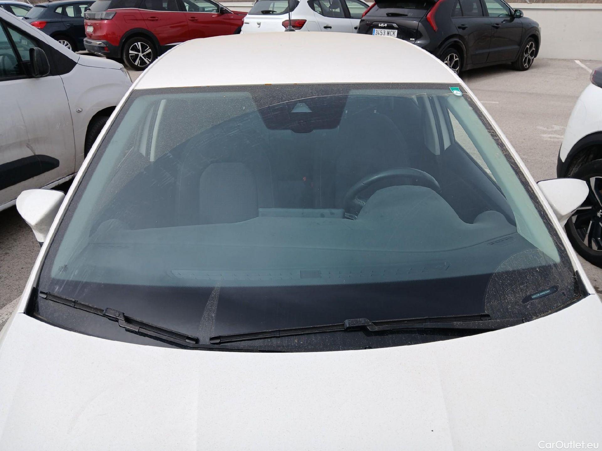  Seat  Ibiza SEAT  / 2017 / 5P / berlina con portón 1.0 TSI 81kW (110CV) Style Plus(SP) #13