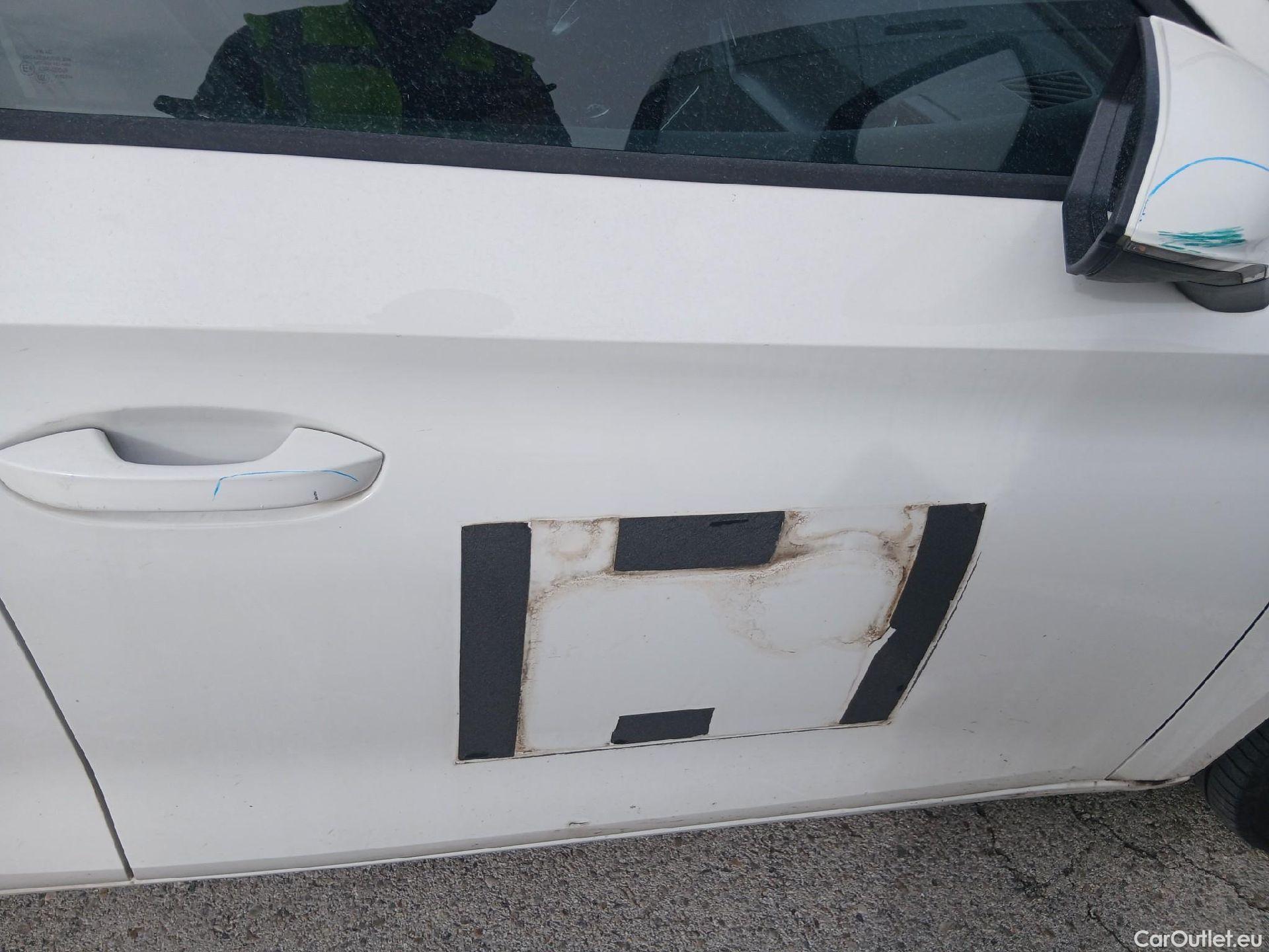  Land Rover  Discovery SEAT Nuevo León / 2020 / 5P / berlina con portón 2.0 TDI 85kW S&S Style Go (AC3) #52