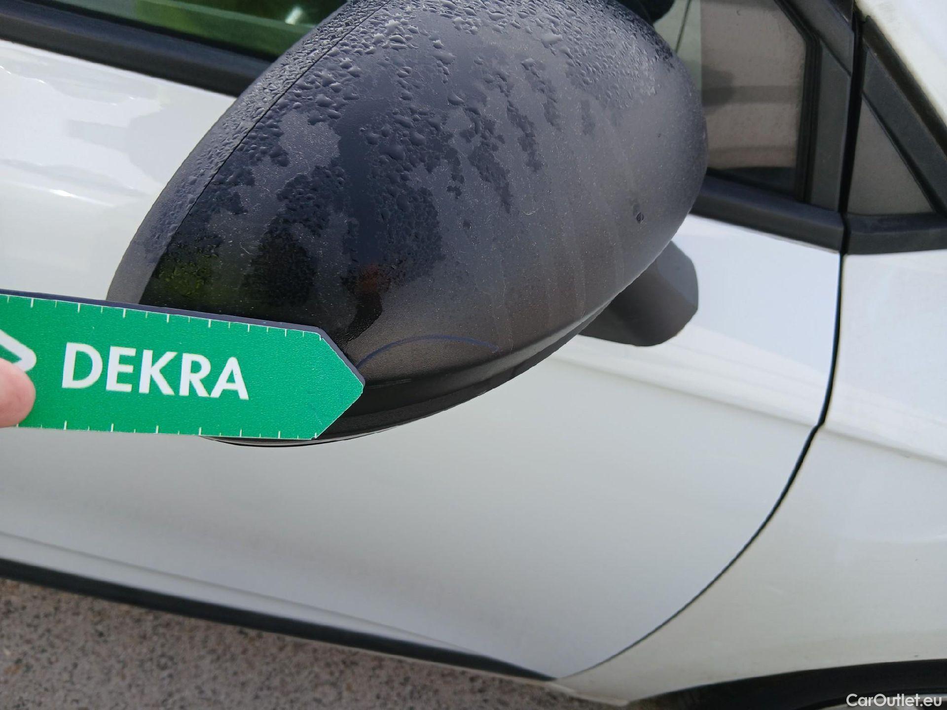  Renault  Clio RENAULT  / 2019 / 5P / berlina con portón Business Blue dCi (100CV) #24