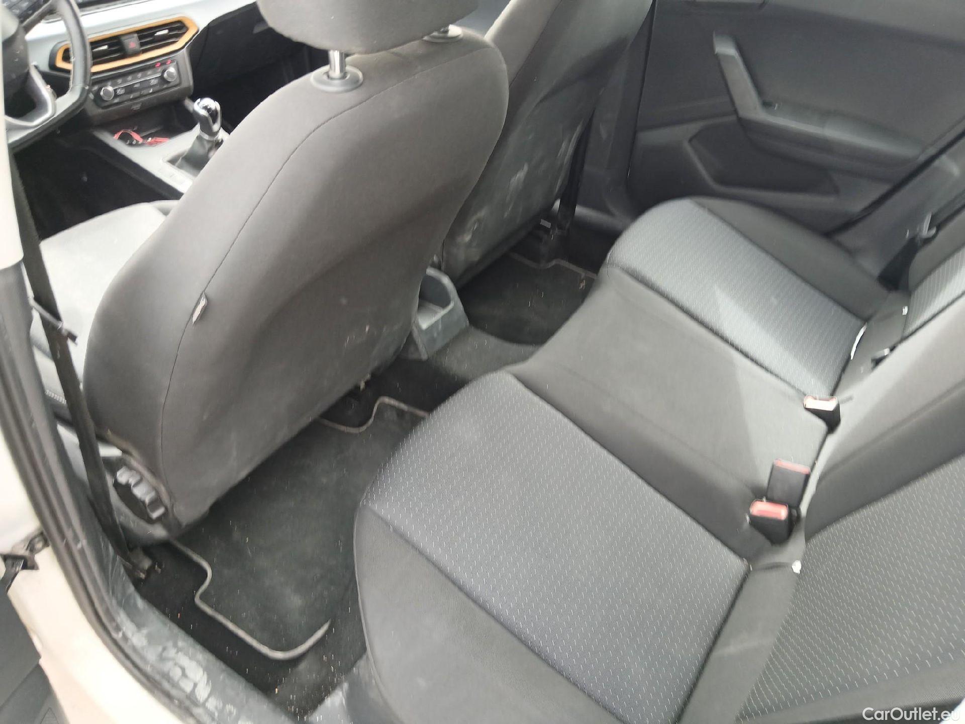  Seat  Ibiza SEAT  / 2017 / 5P / berlina con portón 1.0 TSI 81kW (110CV) Style Plus(SP) #4