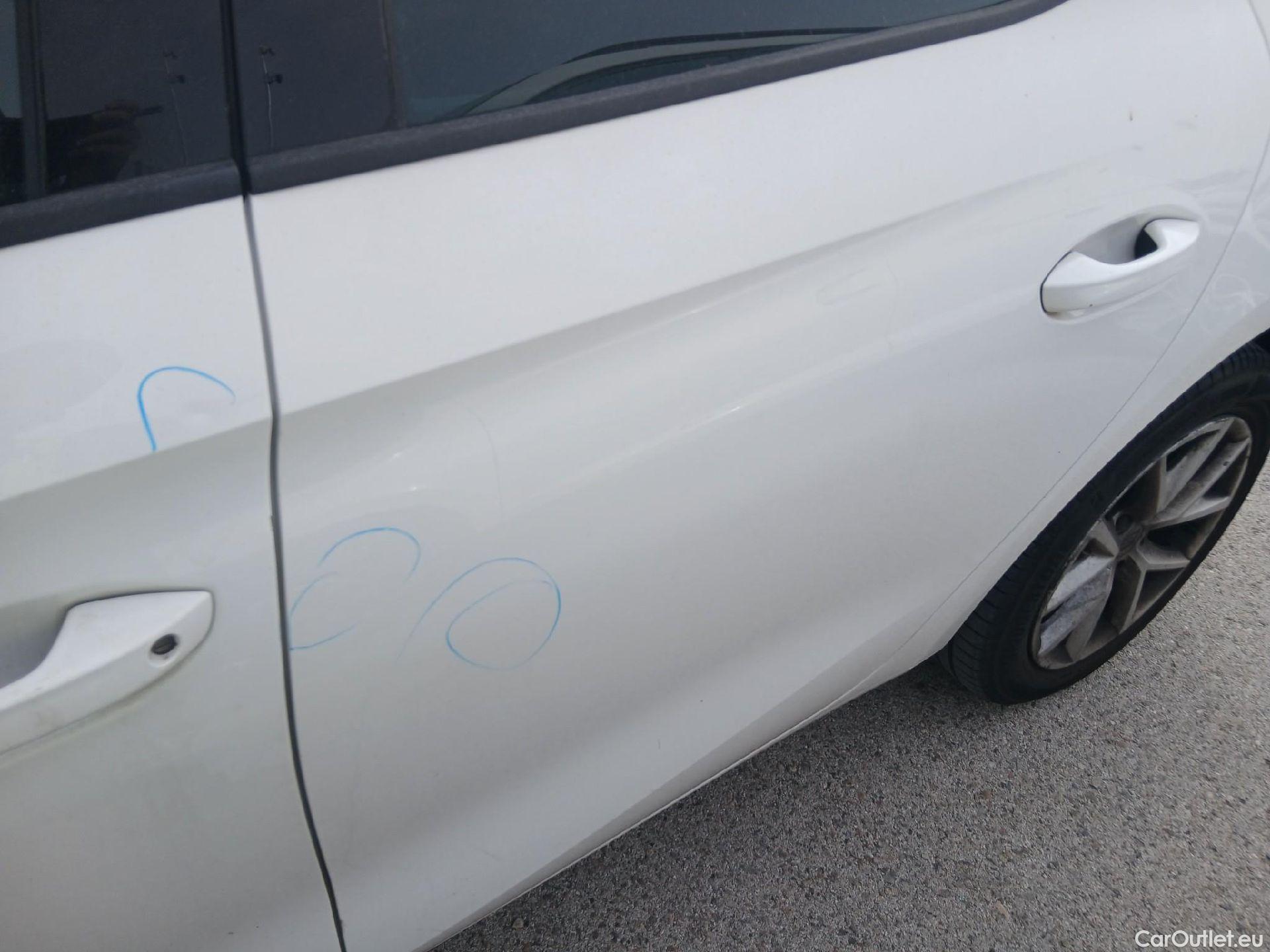  Land Rover  Discovery SEAT Nuevo León / 2020 / 5P / berlina con portón 2.0 TDI 85kW S&S Style Go (AC3) #32