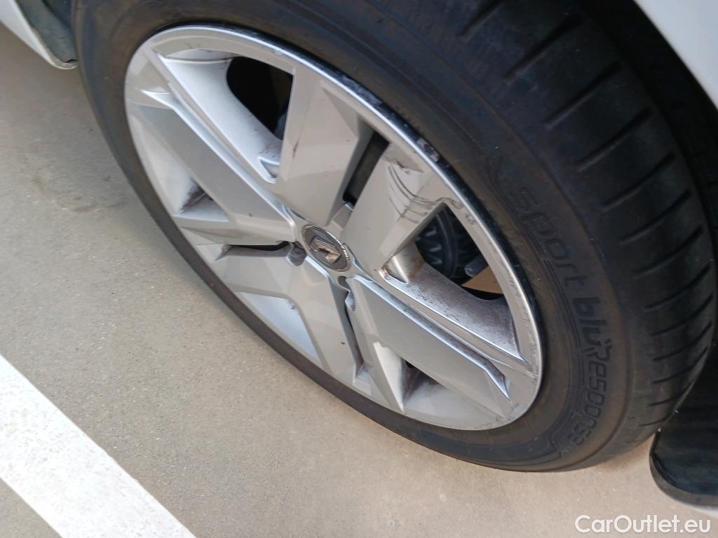  Renault  Clio RENAULT  / 2019 / 5P / berlina con portón Intens TCe 74 kW (100CV) GLP #7