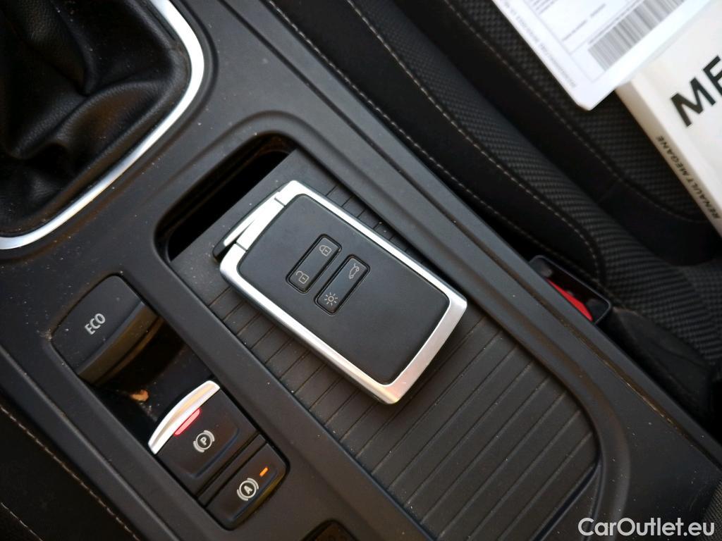  Renault  Megane RENAULT Mégane / 2020 / 5P / berlina con portón Equilibre Blue dCi 85 kW (115CV)-SS #3