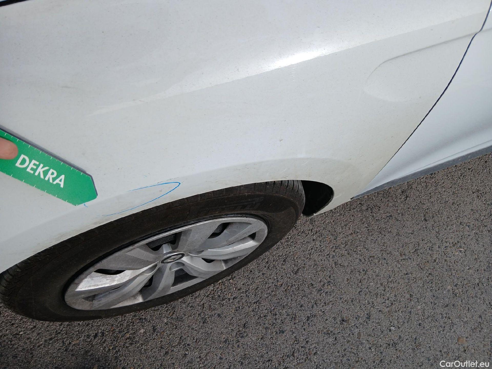  Renault  Clio RENAULT  / 2019 / 5P / berlina con portón Business Blue dCi (100CV) #11