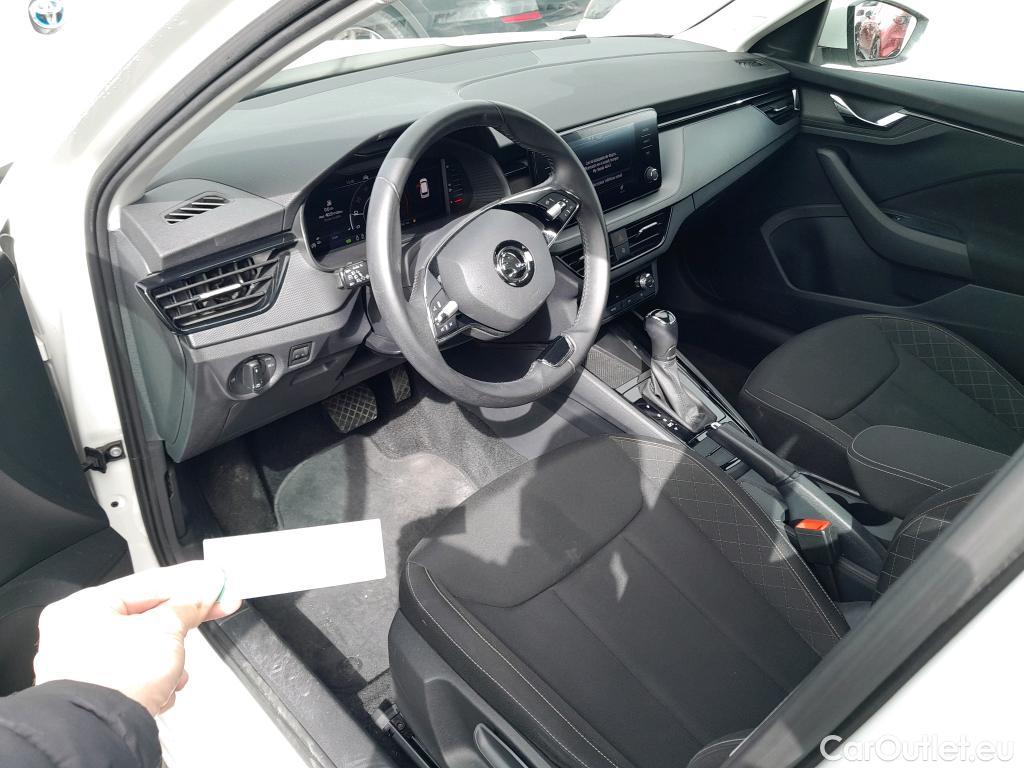  Skoda  KAMIQ SKODA  1.0 TSI 81kW (110CV) DSG Ambition #26