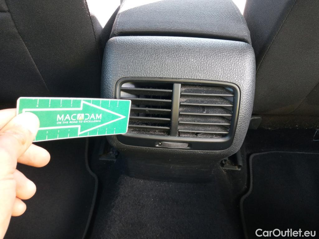  Volkswagen  Golf  VOLKSWAGEN / 2016 / 5P / berlina con portón e-ePower 110 kW (136CV) #3