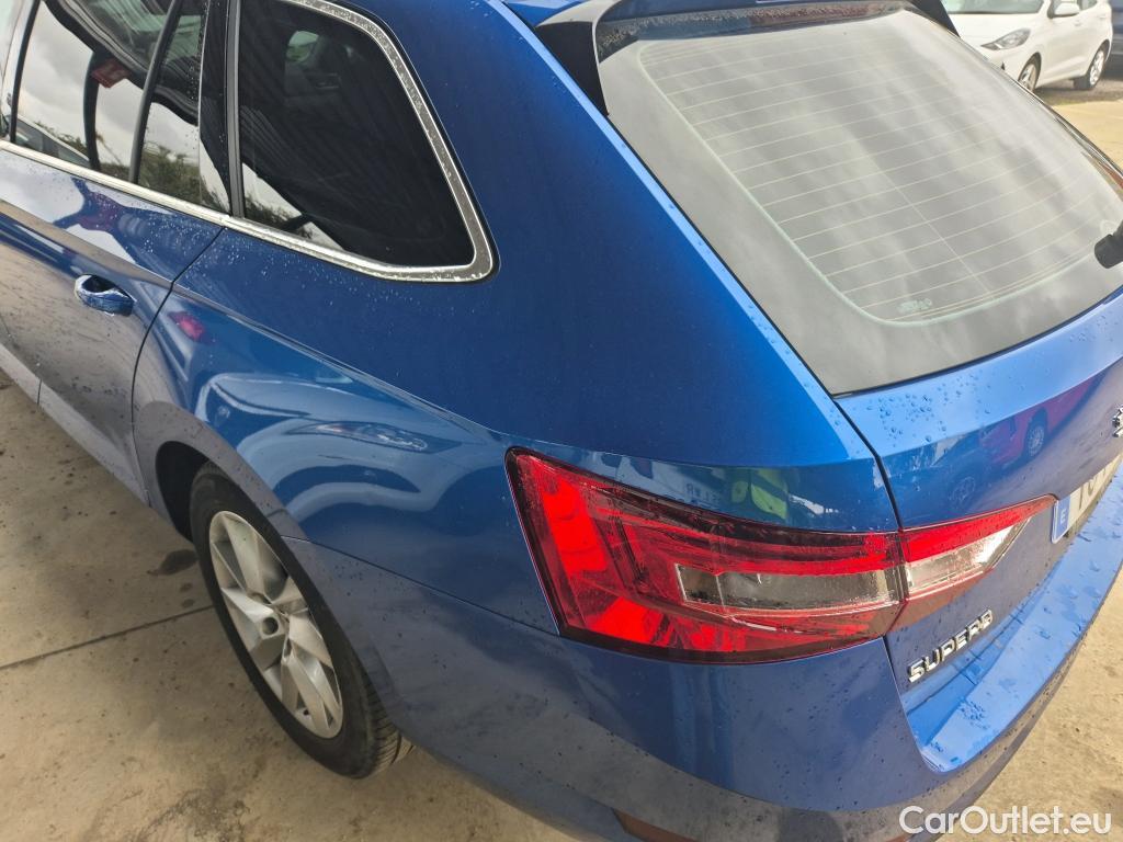  Skoda  Superb SKODA  / 2019 / 5P / familiar Combi 2.0 TDI 110kW (150CV) DSG Ambition #6