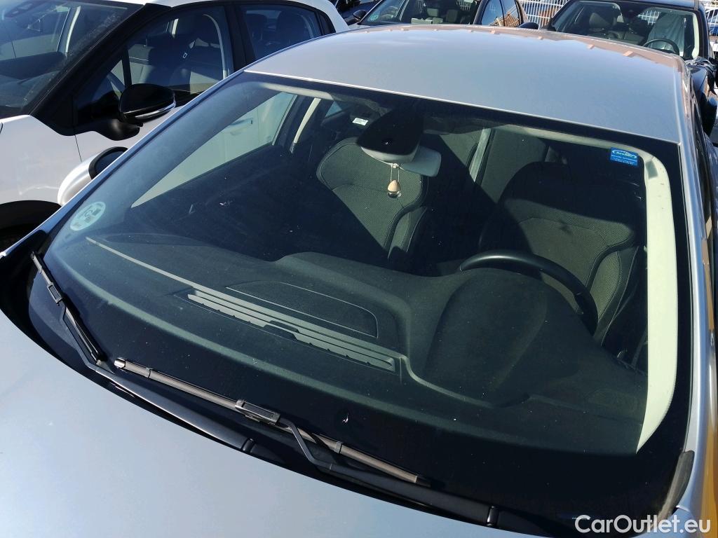  Renault  Megane RENAULT Mégane / 2020 / 5P / berlina con portón Equilibre Blue dCi 85 kW (115CV)-SS #1