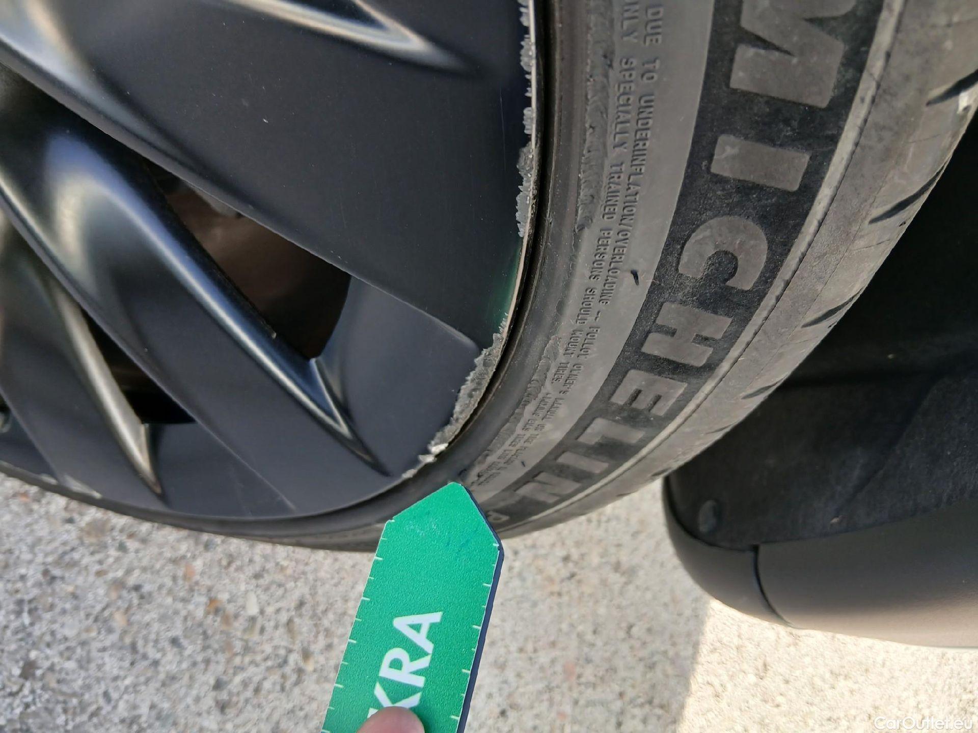  Tesla  Model Y TESLA  / 2020 / 5P / todoterreno Gran Autonomía 4WD #9