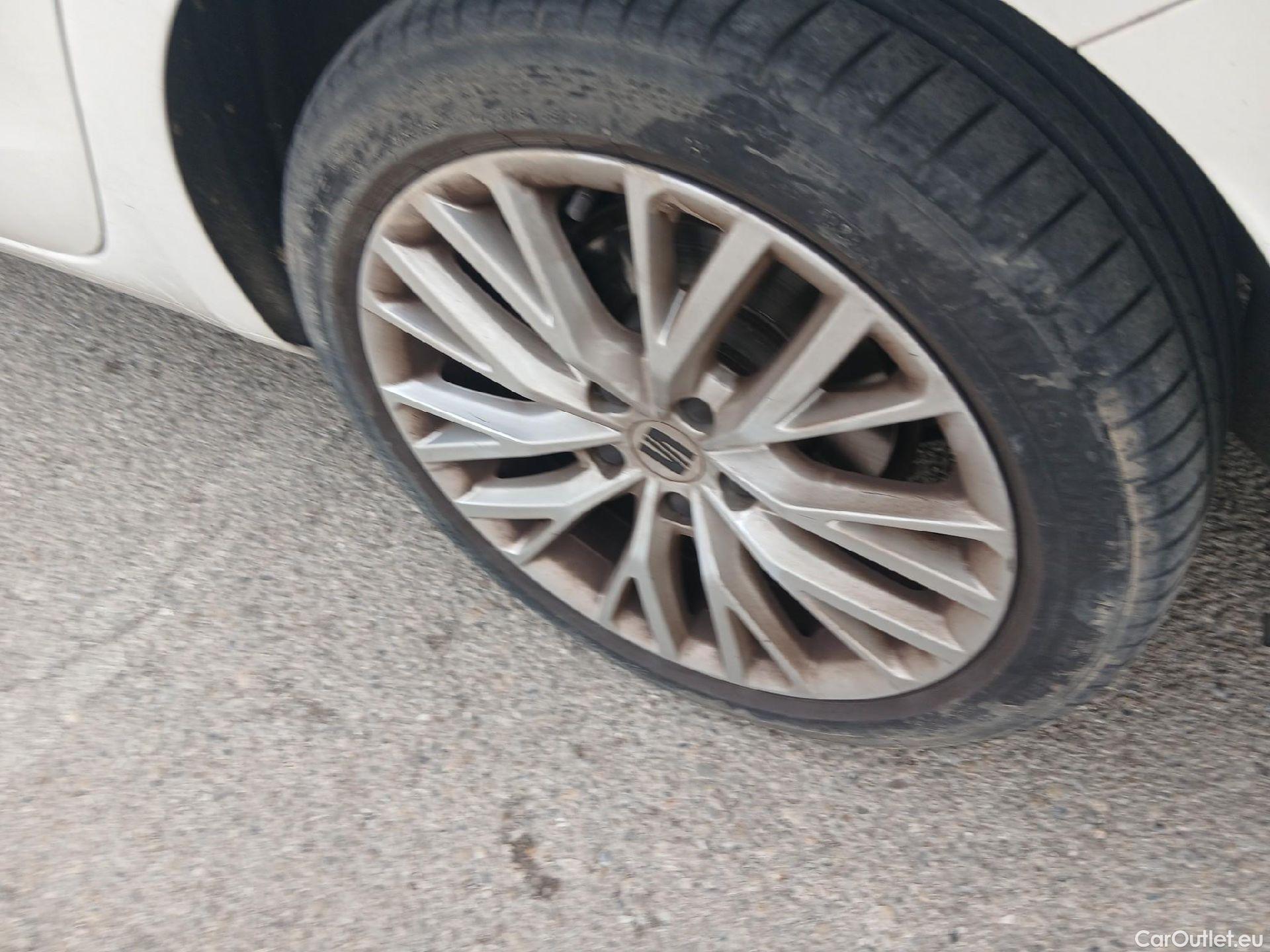  Seat  Leon SEAT Nuevo León / 2020 / 5P / familiar SP 1.4 e-Hybrid DSG S&S Xcellence Go L #10