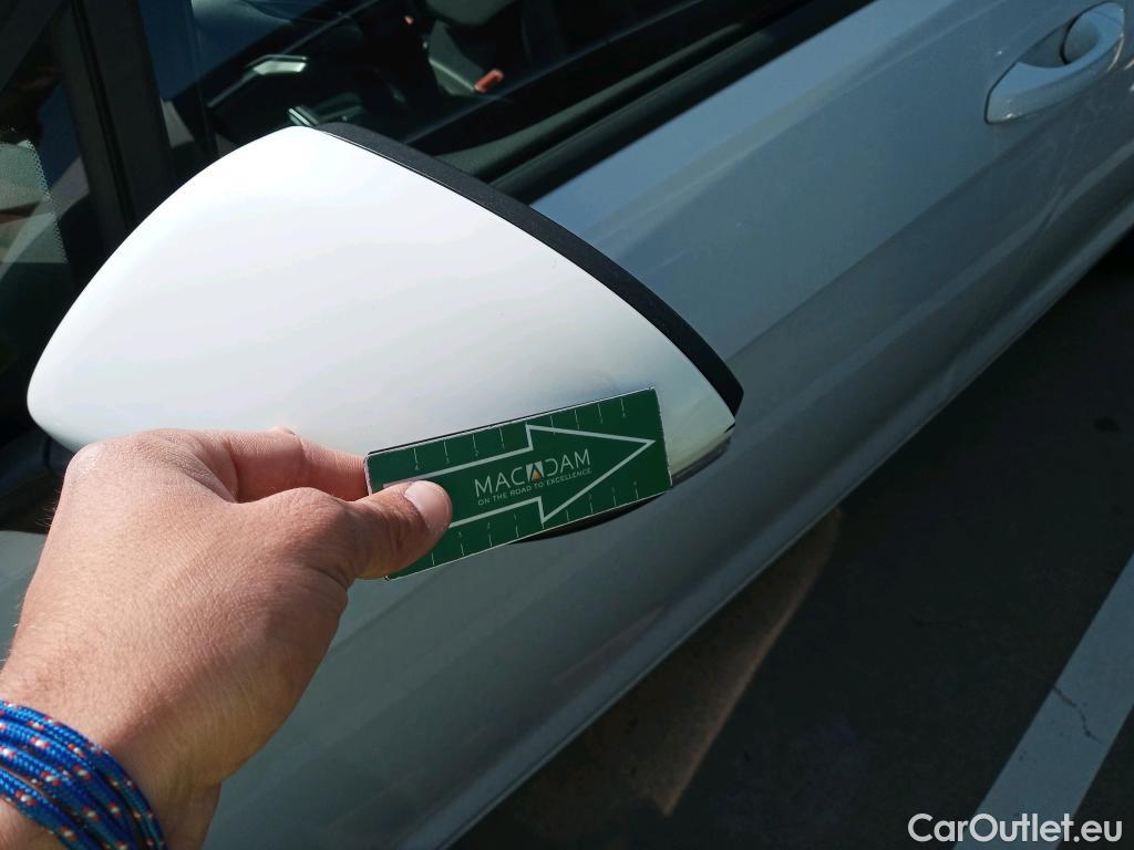  Volkswagen  Golf  VOLKSWAGEN / 2016 / 5P / berlina con portón e-ePower 110 kW (136CV) #15