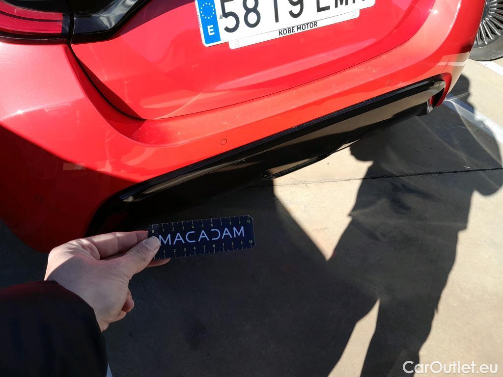  Toyota  Yaris TOYOTA  / 2020 / 5P / berlina con portón 1.5 120H Style P. Premier Edition #5