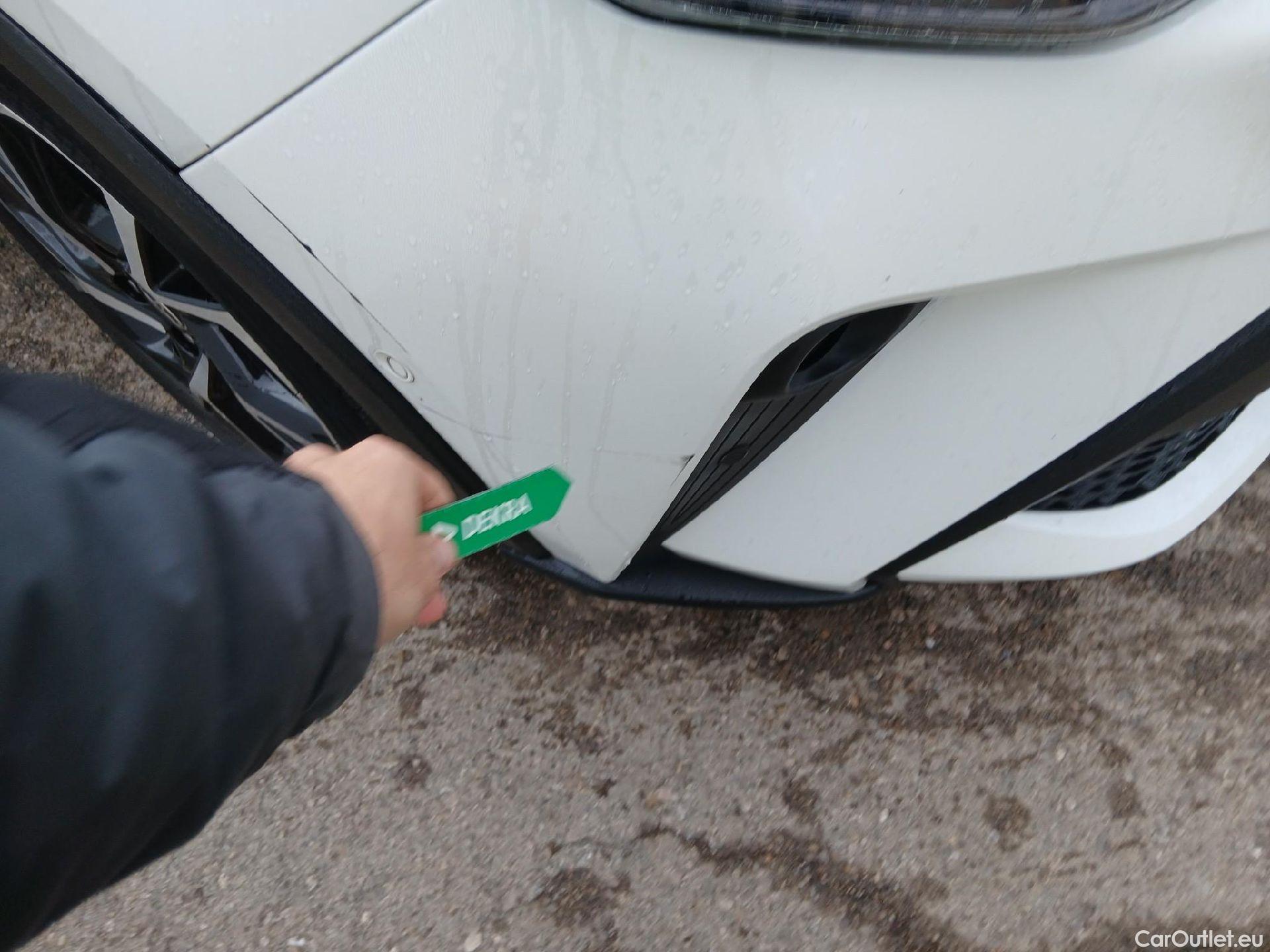  Toyota  C-HR TOYOTA  / 2019 / 5P / todoterreno 2.0 180H Advance #1