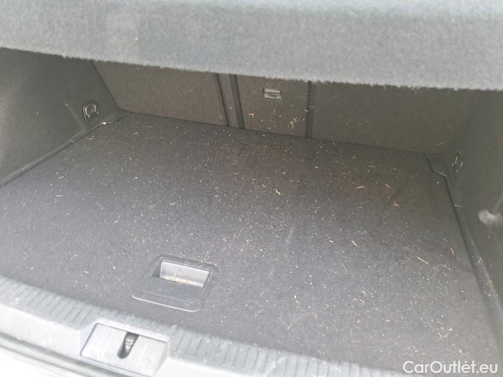  Volkswagen  Golf  VOLKSWAGEN / 2016 / 5P / berlina con portón Advance 1.5 TSI EVO 96kW (130CV) DSG #7