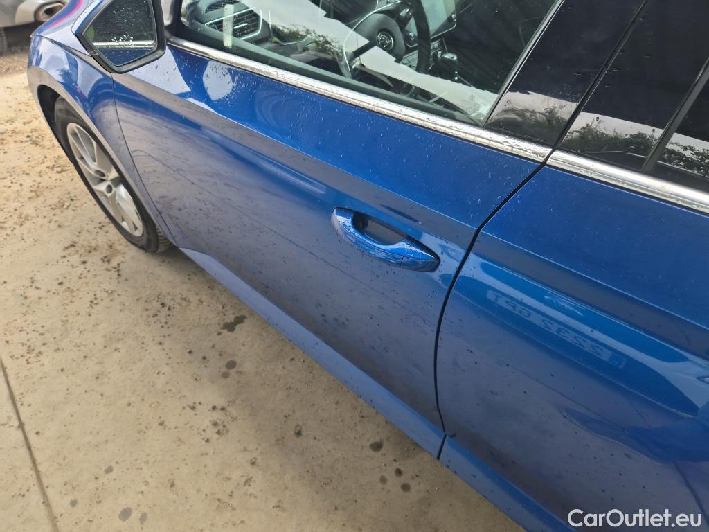  Skoda  Superb SKODA  / 2019 / 5P / familiar Combi 2.0 TDI 110kW (150CV) DSG Ambition #4