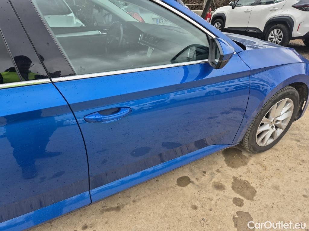  Skoda  Superb SKODA  / 2019 / 5P / familiar Combi 2.0 TDI 110kW (150CV) DSG Ambition #17