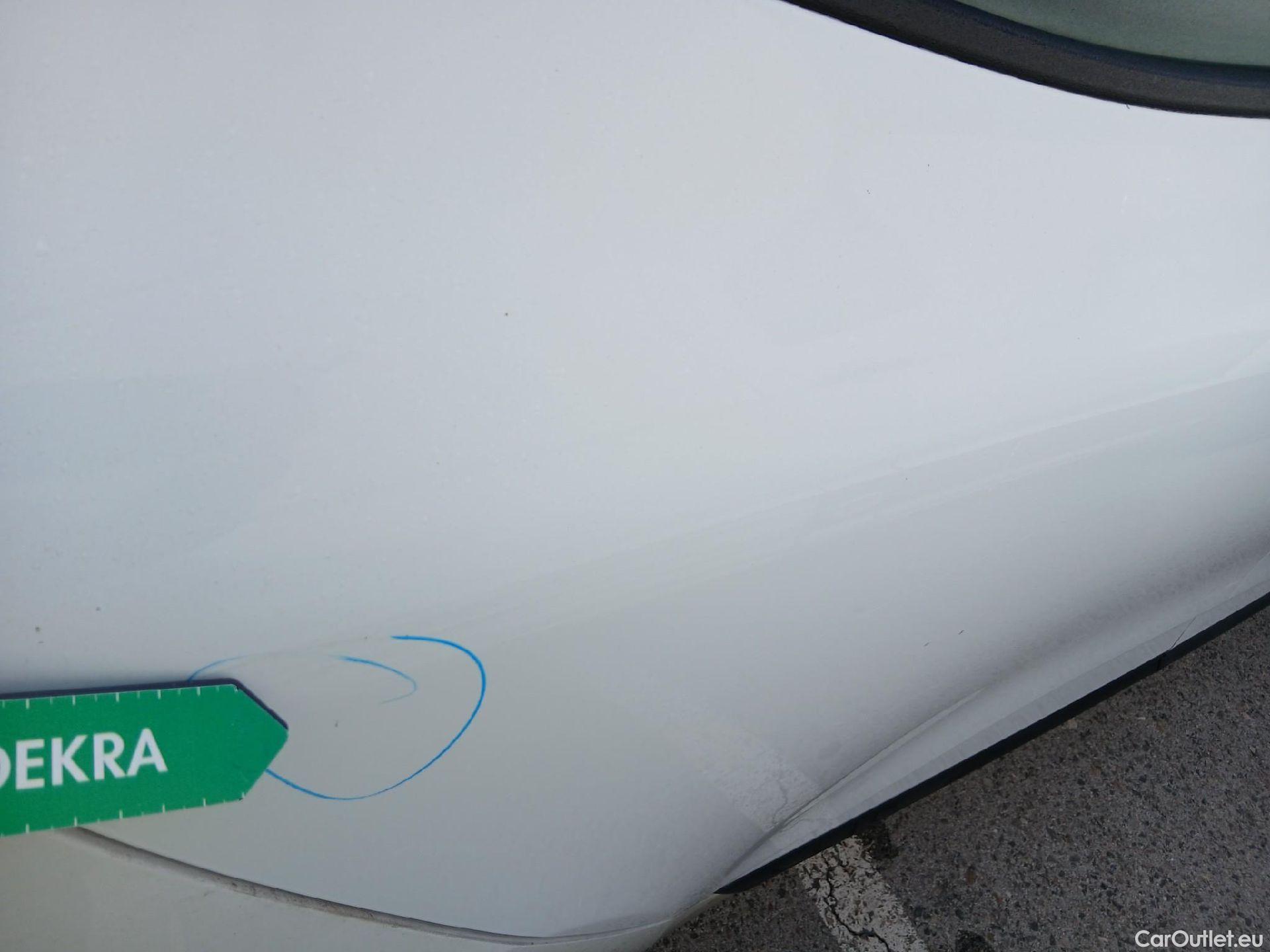  Renault  Clio RENAULT  / 2019 / 5P / berlina con portón Business Blue dCi (100CV) #21