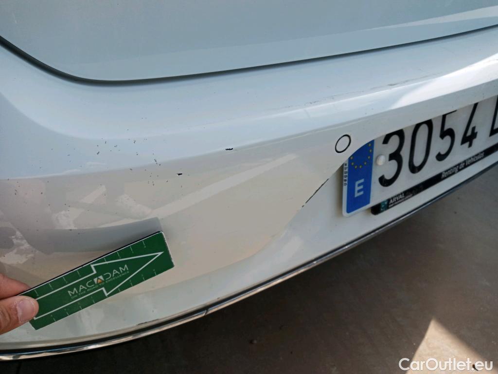  Volkswagen  Golf  VOLKSWAGEN / 2016 / 5P / berlina con portón e-ePower 110 kW (136CV) #12