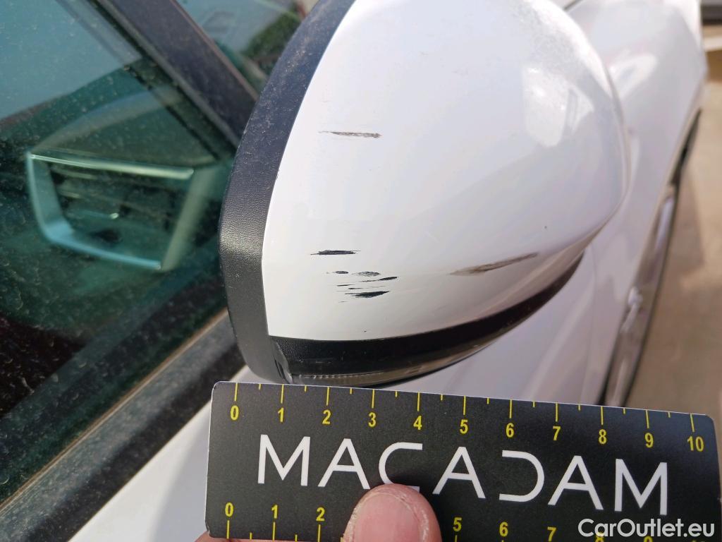  Renault  Clio RENAULT  / 2019 / 5P / berlina con portón Intens TCe 74 kW (100CV) GLP #16