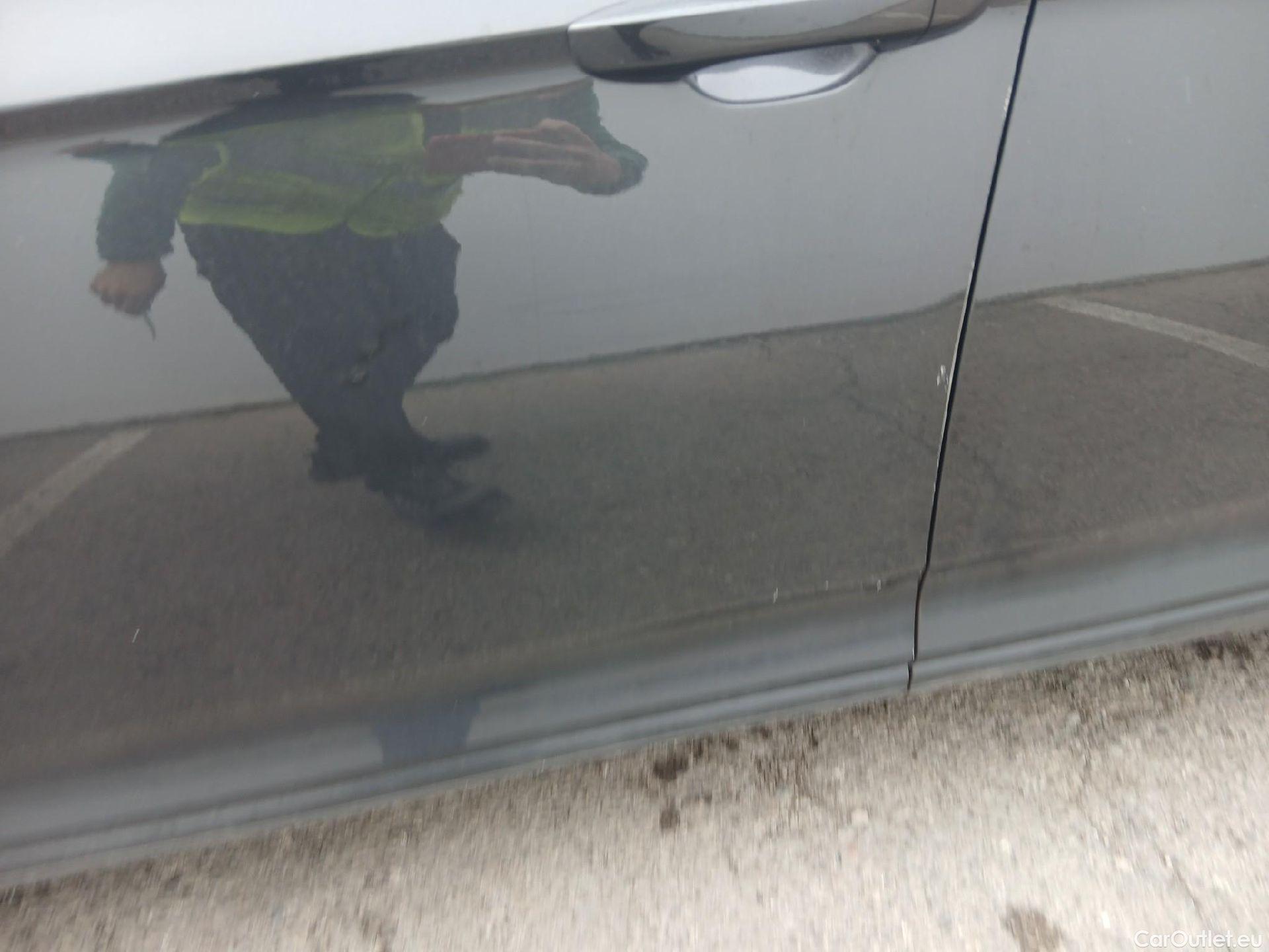  Volkswagen  Passat VOLKSWAGEN  / 2019 / 5P / familiar Variant Executive 2.0 TDI 110kW DSG #6