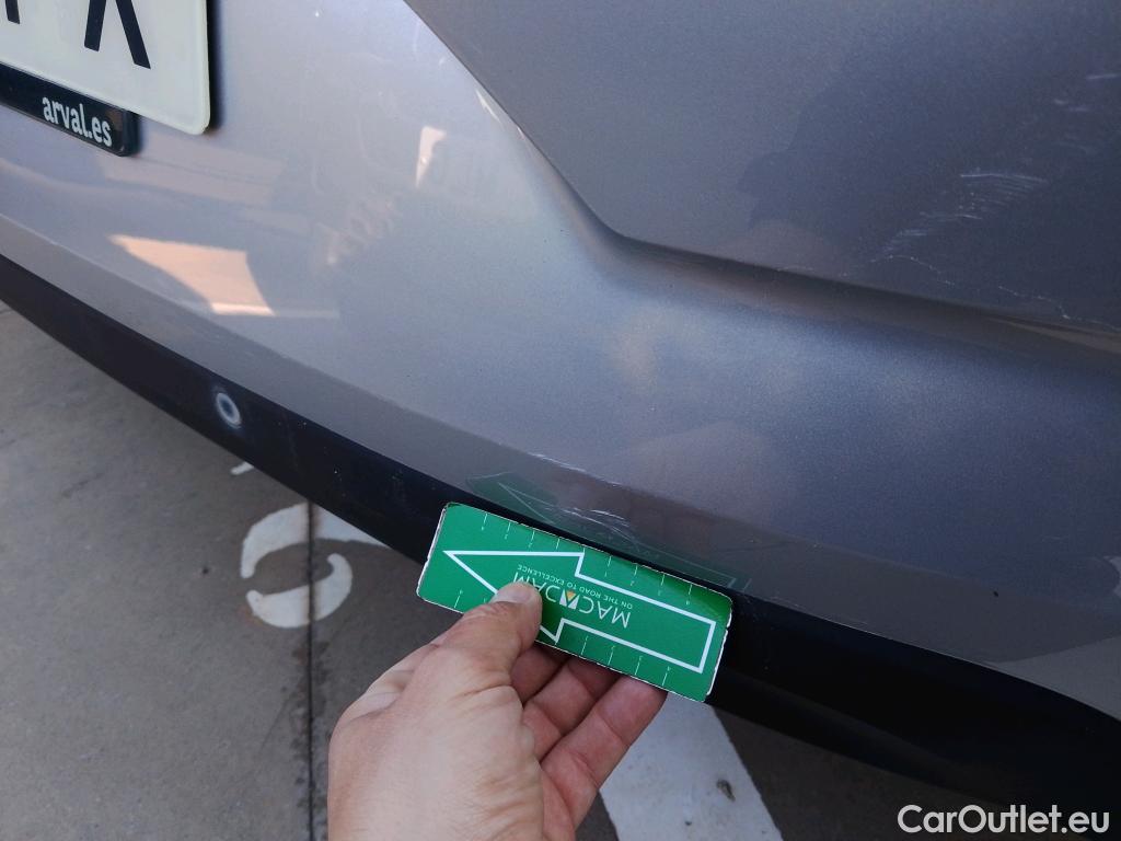  Renault  Megane RENAULT Mégane / 2020 / 5P / berlina con portón Equilibre Blue dCi 85 kW (115CV)-SS #8