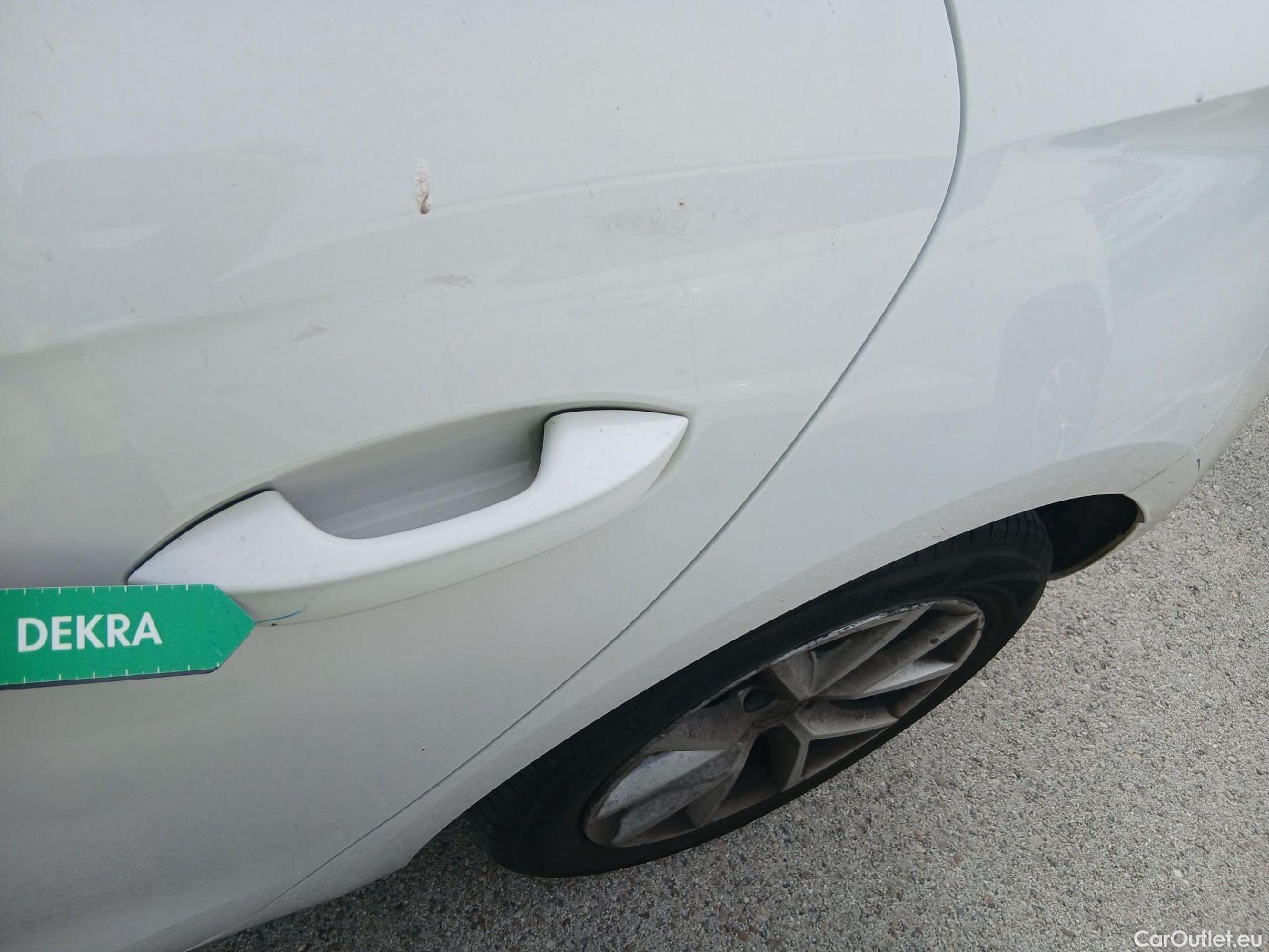  Land Rover  Discovery SEAT Nuevo León / 2020 / 5P / berlina con portón 2.0 TDI 85kW S&S Style Go (AC3) #34