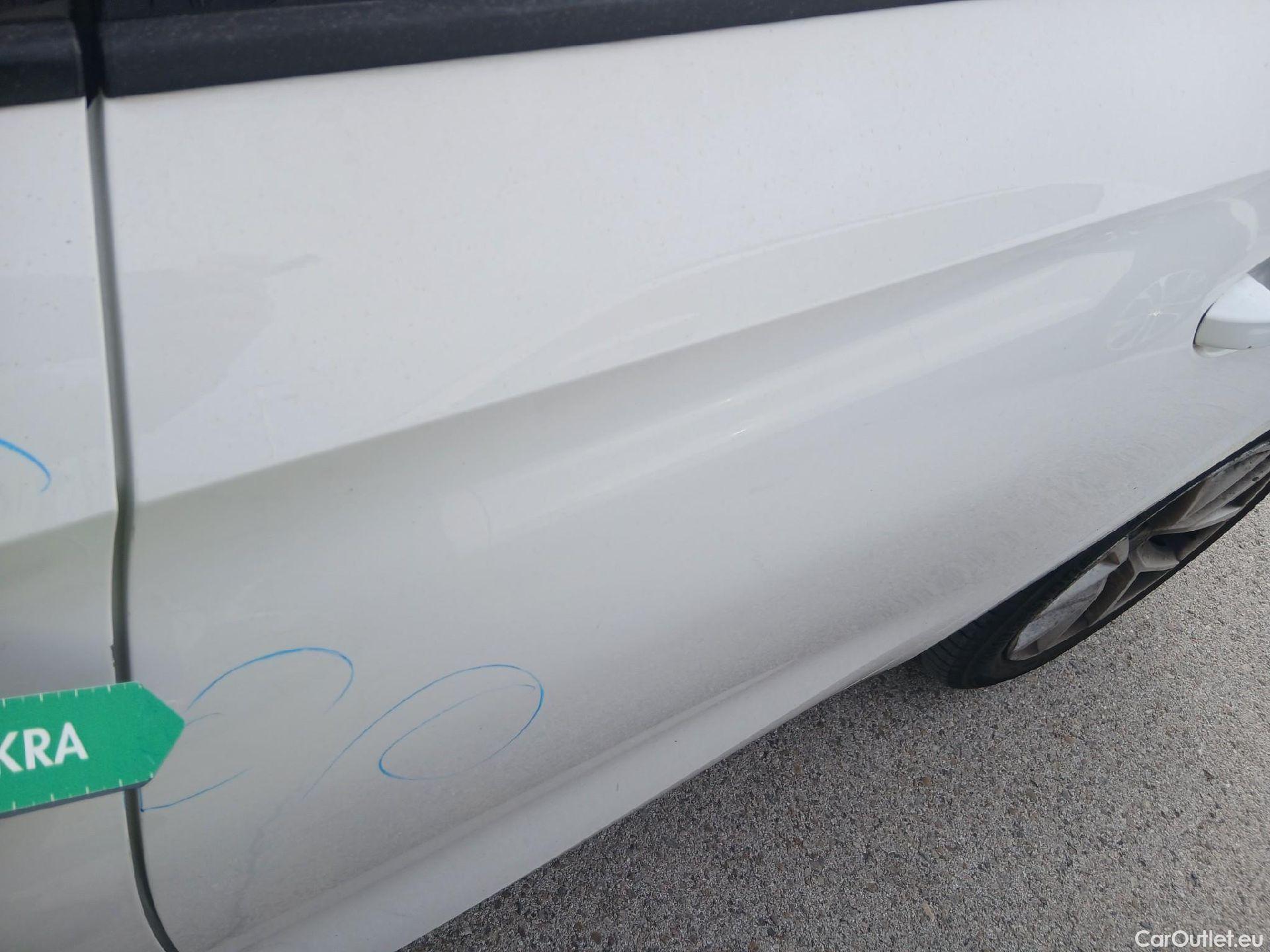  Land Rover  Discovery SEAT Nuevo León / 2020 / 5P / berlina con portón 2.0 TDI 85kW S&S Style Go (AC3) #33